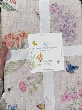 Lenox Butterfly Meadow Collection Tablecloth Size 60 in x 120 in NWT